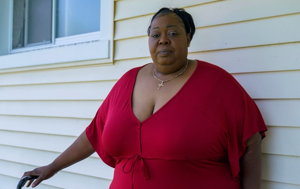 Lavette Mayes of Chicago lost her home and her business while she was jailed pretrial for more than a year following her first-time arrest in 2015, credit Erin Hooley, AP