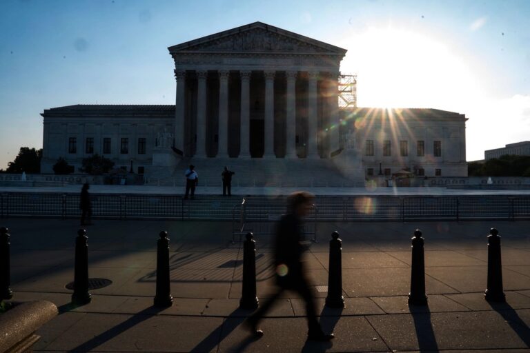 The sun rising behind the Surpeme Court, credit Kent Nishimura, Getty Images